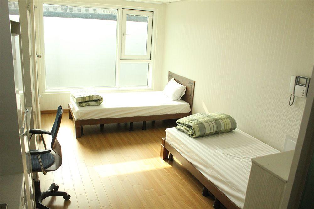 Хостел Phil House Guri Экстерьер фото