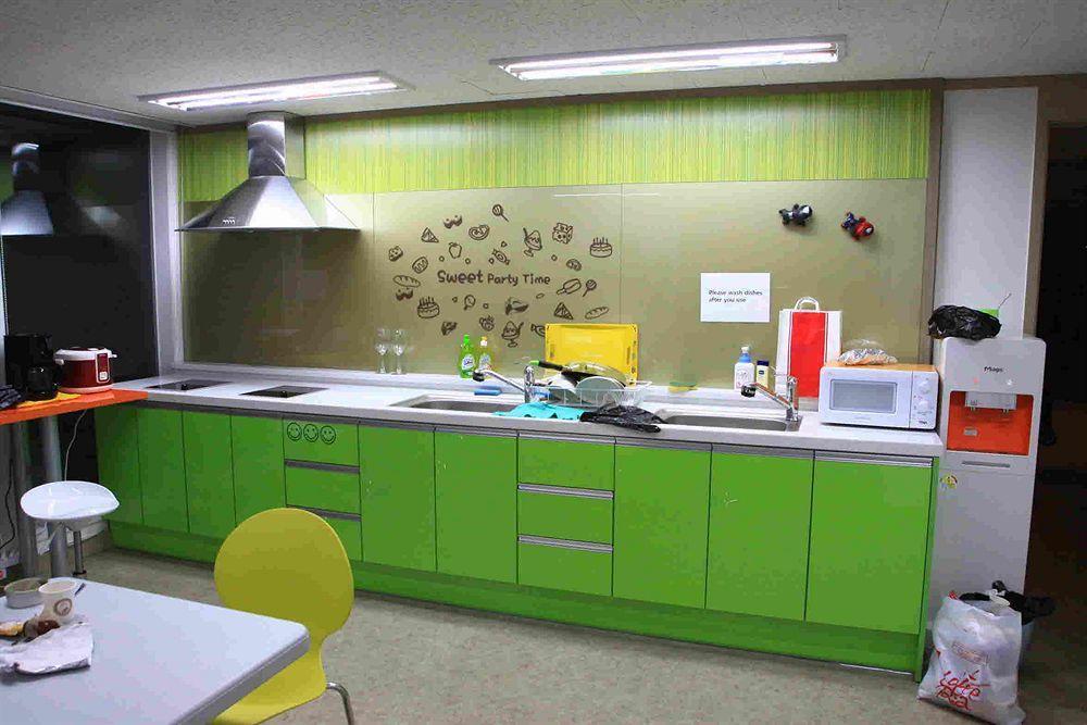 Хостел Phil House Guri Экстерьер фото