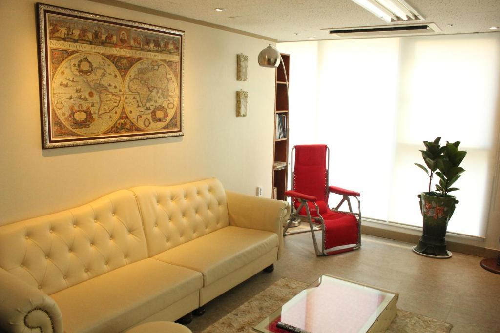 Хостел Phil House Guri Экстерьер фото